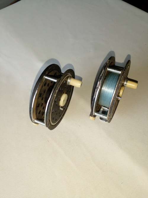 VINTAGE STANDARD FLY FISHING REELS X 2