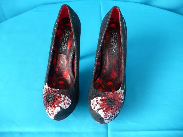 IRON FIST FASHION SHOES SIZE 4