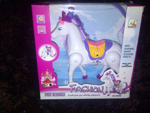 FASHION PONY WITH FLASHING LIGHTS & SOUND EFFECTS ##BRAND NEW##