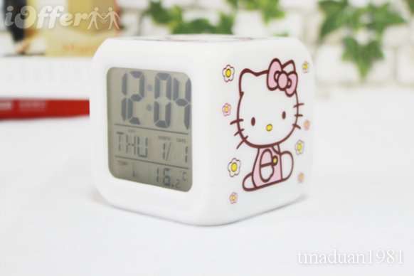 HELLO KITTY GLOWING LED COLOUR CHANGE DIGITAL ALARM CLOCK ##BRAND NEW##