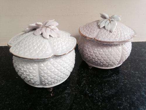 Set of 2 Porcelain Sweet Jars with lids