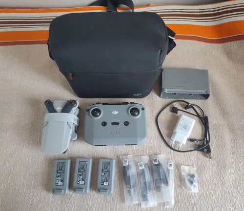 DJI Mini 2 Fly More Combo