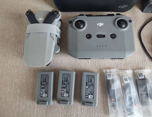 DJI Mini 2 Fly More Combo