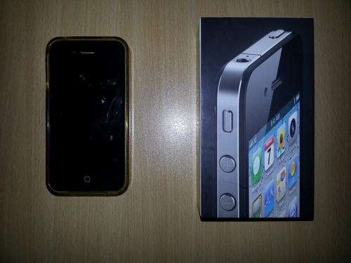 Apple iPhone 4 16GB - Free shipping!