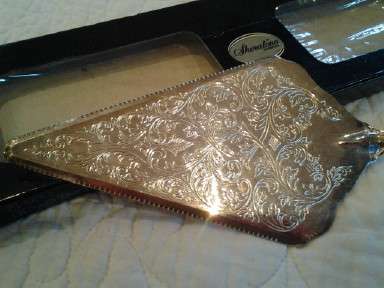 BEAUTIFUL ITALIAN SILVERPLATED CAKE SERVER STILL WITH ORIGINAL BOX!