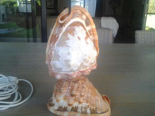 BEAUTIFUL OLD CAMEO SHELL LAMP-NEEDS RESTORATION-LIDA AND THE SWAN