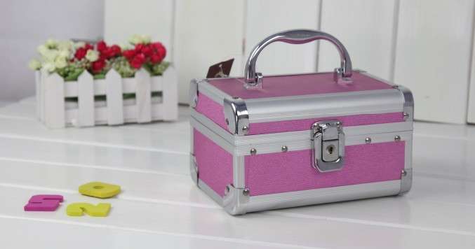 2 ON AUCTION!!! Jewelry Box with key!!! NEW!!!