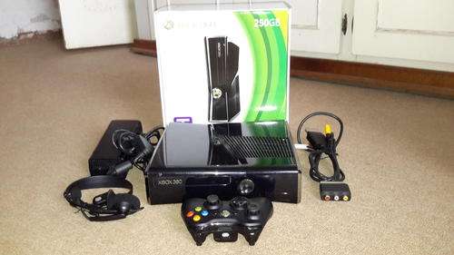 XBOX 360 250GB Slim Console