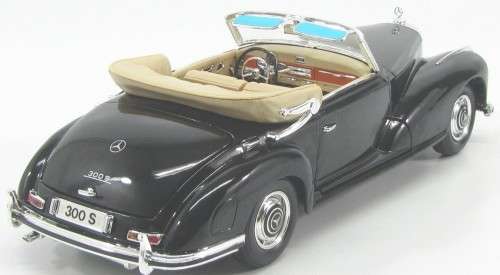 MAISTO 1/18 1955 MERCEDES-BENZ 300S - LIMITED RELEASE