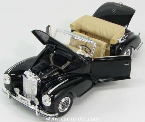 MAISTO 1/18 1955 MERCEDES-BENZ 300S - LIMITED RELEASE