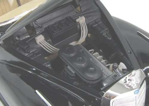 MAISTO 1/18 1955 MERCEDES-BENZ 300S - LIMITED RELEASE