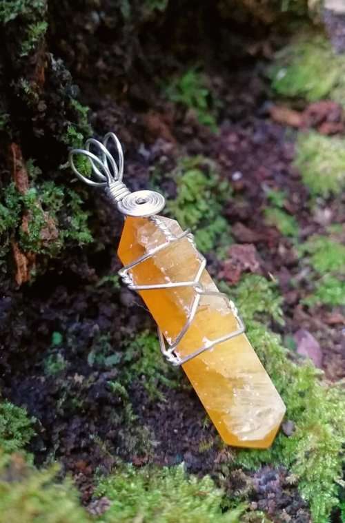 YELLOW CALCITE PENDANT (DOUBLE TERMINATED)
