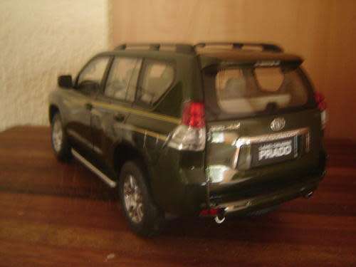 2009 TOYOTA LAND CRUSER PRADO DIE CAST MODEL TOP MAKE PAUDI 1/18 SCALE - NEW IN BOX
