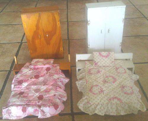 BARBIE : 2 X BEDS PLUS 2 X CLOTHING CUPBOARDS PLUS MATTRESS AND BEDDING