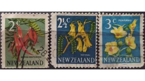 1967-1968 - New Zealand - 2C + 2½C + 3C - Flowers