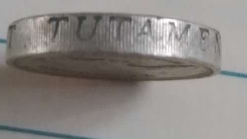 1983 - UK - One Pound - ER II - Edge  Incuse lettering - Demonetised Oct 2017 -Nickel-Brass