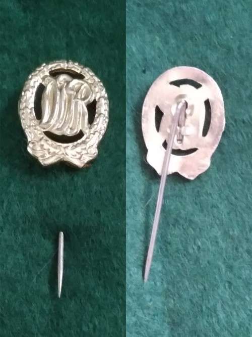 Pin - Vintage - Monogram `MR` (?)