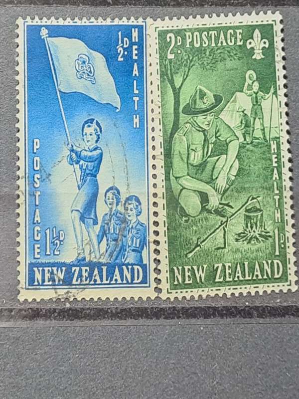 1953 - New Zealand -  WM - 1½ P, 2+1 P - Health Stamps