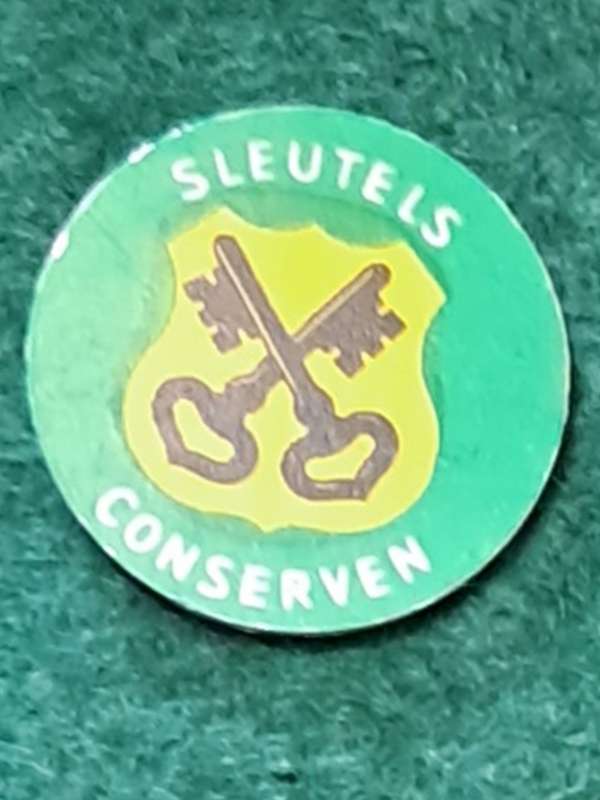 Pin: Vintage Dutch Advertising  - `Sleutels Conserven` -  Green