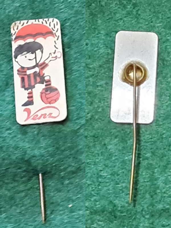 Pin: Vintage Dutch Advertising  - `Venz`  -  Boy Red