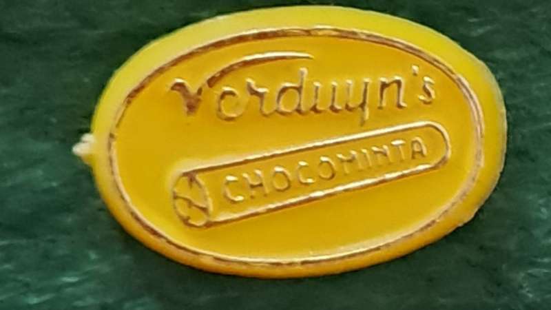 Pin: Vintage Dutch Advertising  - `Verduyn`s Chocominta` -  Yellow
