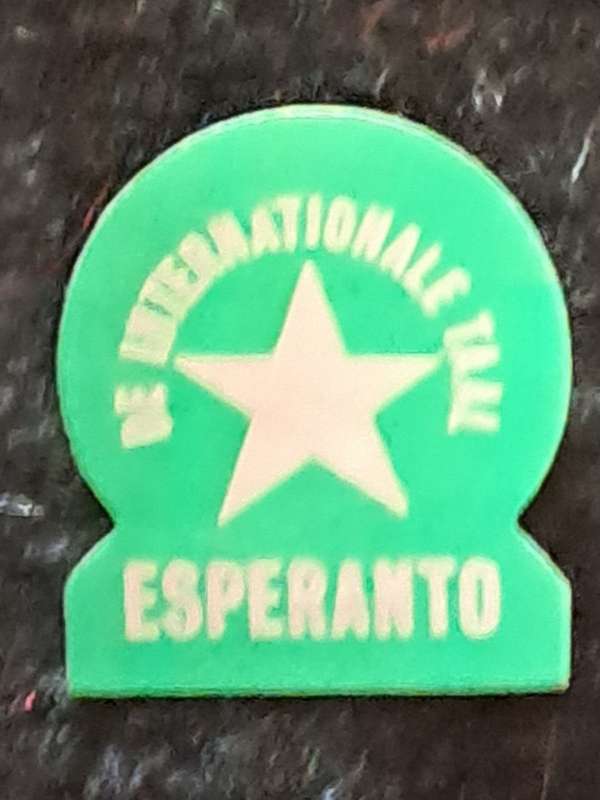 Pin: Vintage Dutch Advertising  - `De Internationale Taal Esperanto`