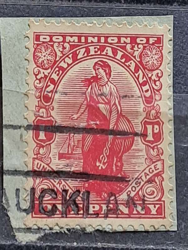 1909 - Dominion of New Zealand -  Postmark Aukland - 1 - Penny Universal - Zealandia - Inscription `