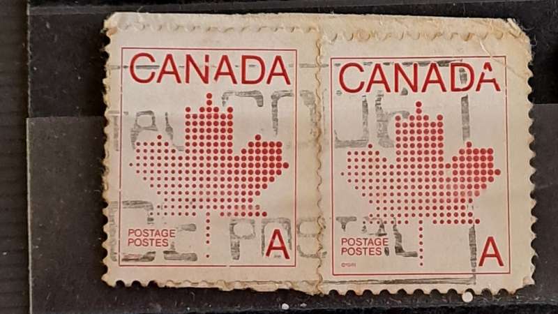 1981 - Canada - Pair - A -  Canadian Maple Leaf Emblem