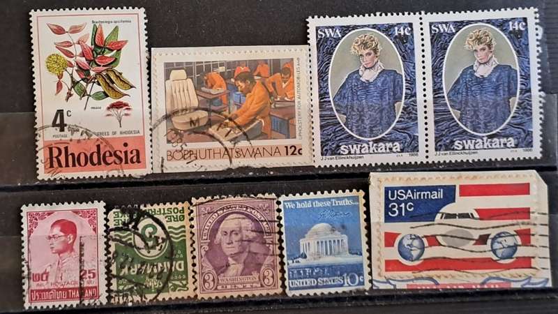 World Mix : 1912 - 1986  : Bid Per stamp for Lot of 8