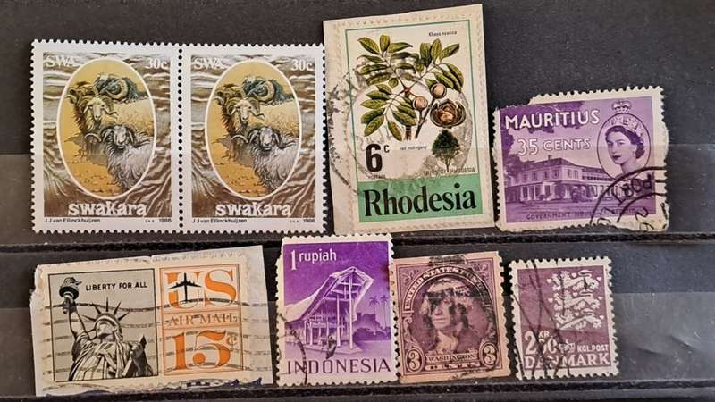World Mix : 1932 - 1986  : Bid Per stamp for Lot of 7