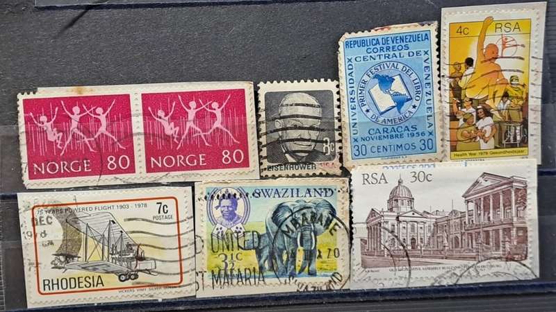 World Mix : 1956 - 1982  : Bid Per stamp for Lot of 7