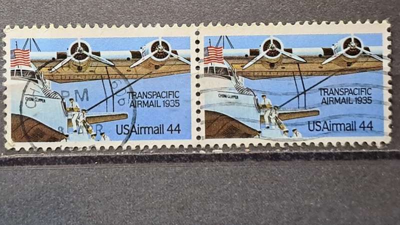 1985 -  USA -  Airmail  -  Pair  44