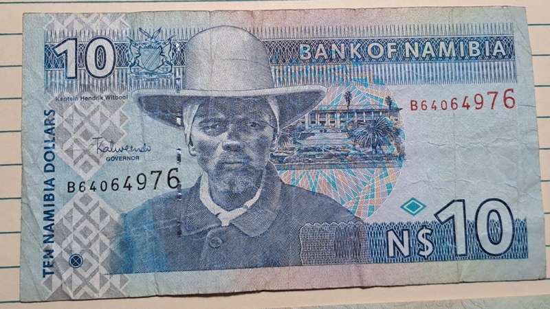 2001 - Namibia - 10 Dollars - B64064976 -  Orange UV 10
