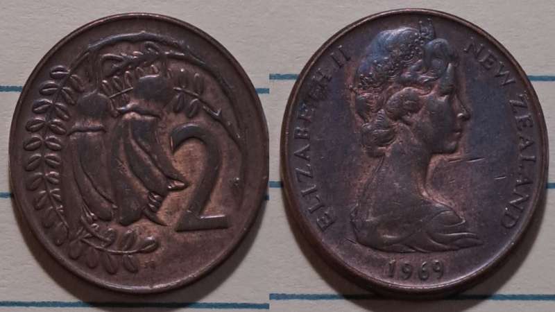 1969 - New Zealand  - 2 Cents - Elizabeth II  -  Demonetised - Apr 1990  - Bronze"