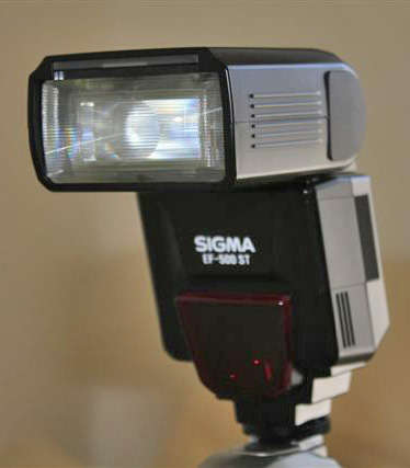 Sigma EF-500 ST electronic flash for Nikon F65 with case - excellent condition