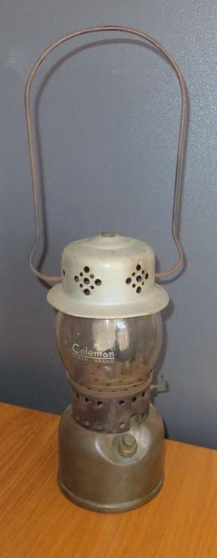 Very Collectable Coleman Lamp with Original Glass** Made in Canada***