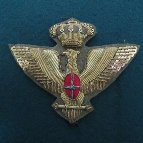 RARE _ ww2 ITALIAN MARSHALL OF ITALY & GENERALS BULLION WIRE EMBROIDERED PEACKED CAP BADGE.