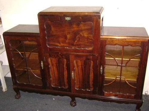 BEAUTIFUL SOLID IMBUIA DRINKS CABINET!!
