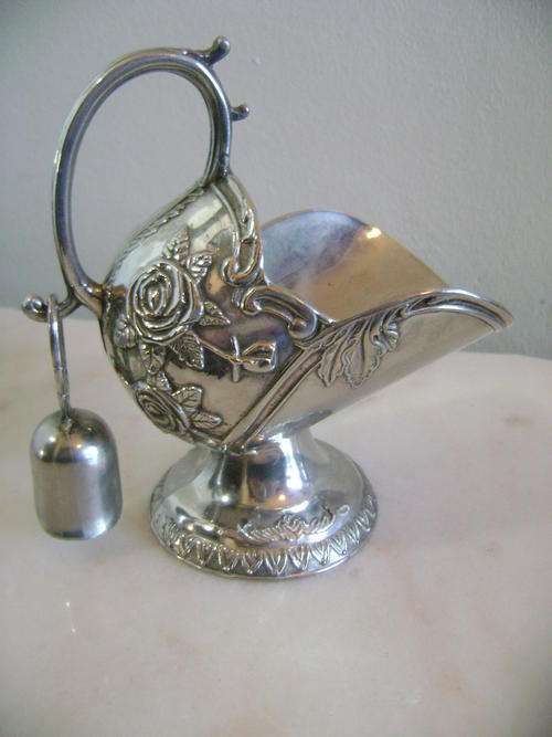STUNNING ORNATE SUGAR BASIN WITH SPOON!!!