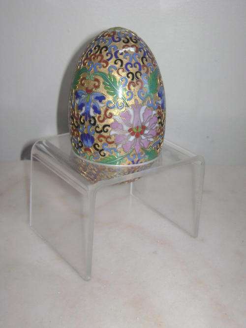 CHINESE CLOISONNE EGG ON PERSPEX BASE!!