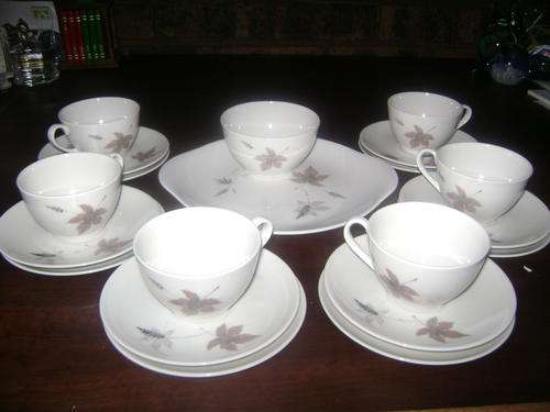 ROYAL DOULTON TUMBILING LEAVES TEA SET !! PERFECT CONDITION!!!