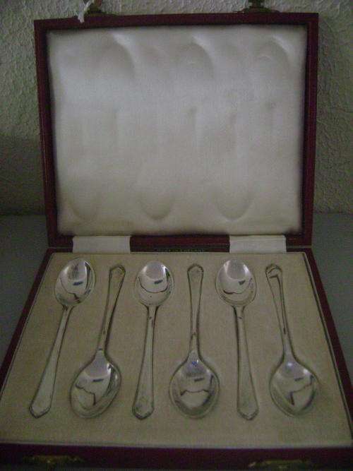 SET OF 6 HALLMARKED SILVER TEA SPOONS!!!