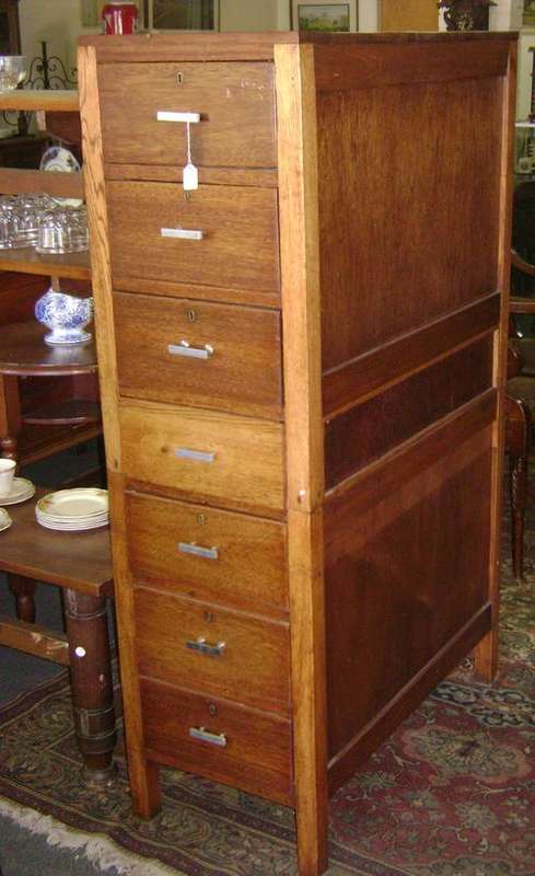 OAK 7 DRAWER CABINET!!