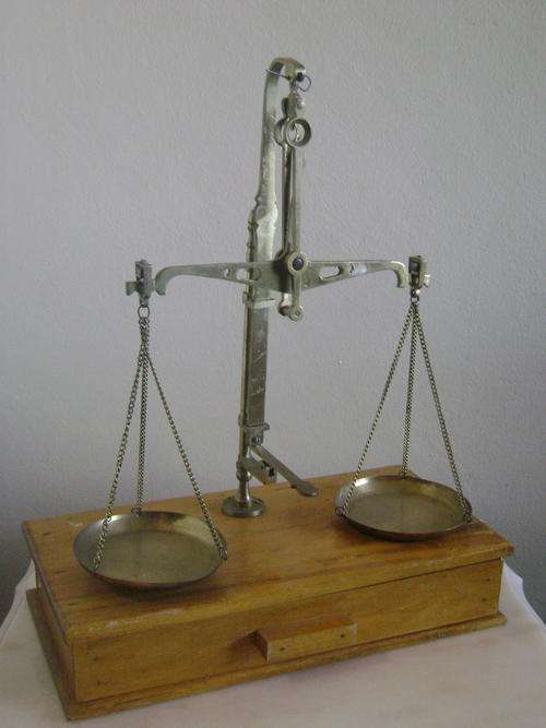 OLD BRASS SCALE ON WOODEN BASE WITH DRAWER!!!