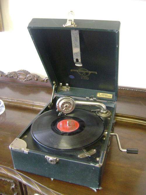 Very old COLUMBIA Model no-55 gramaphone!!**Still Working***