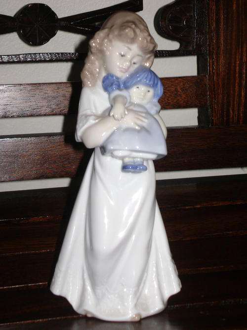 BEAUTIFUL - LLADRO FIGURINE still in PERFECT CONDITION!!! 21CM HIGH