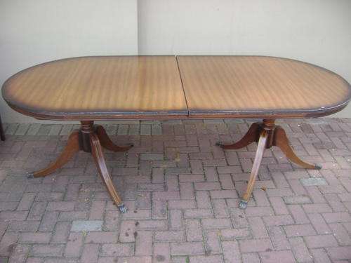 BEAUTIFUL MAHOGANY  X6  or  X8  SEATER EXTENSION TABLE!!!***STUNNING PIECE***
