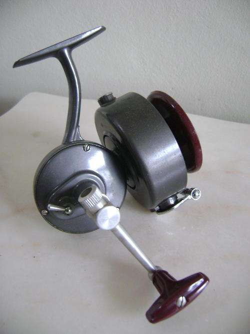 NICE OLD VINTAGE "WHYTE-HALL" FISHING REEL!!**In Perfect Working condition***