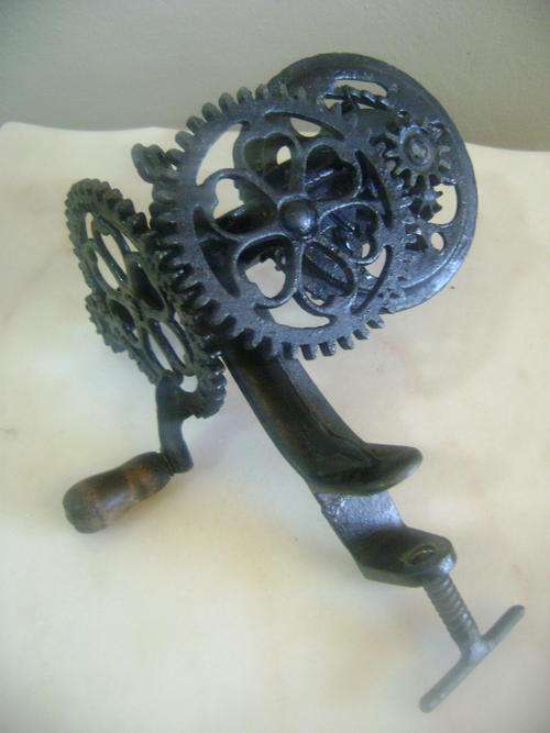 VERY RARE - Old Peach Peeler made by - Sinclair Scott co. Baltimore in the U.S.A***