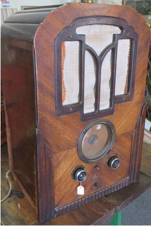 VERY OLD LARGE VALVE RADIO **RARE FIND**